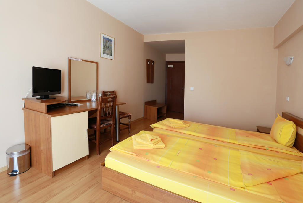 Acropolis Hotel Pazardjik Chambre photo