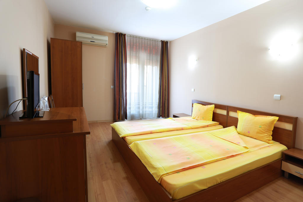 Acropolis Hotel Pazardjik Chambre photo