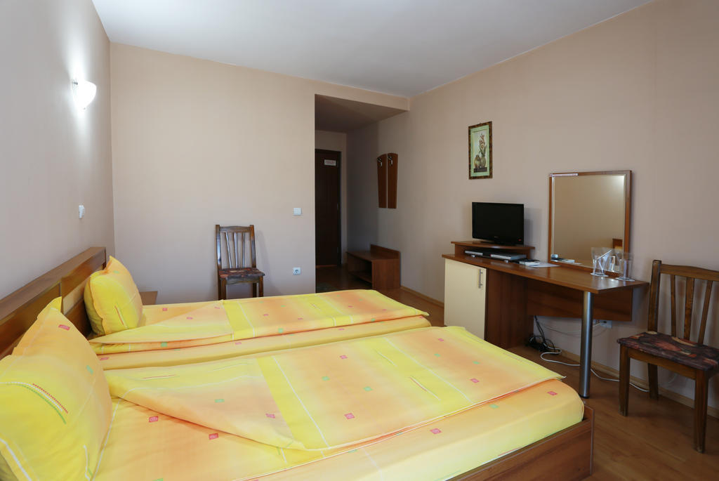 Acropolis Hotel Pazardjik Chambre photo