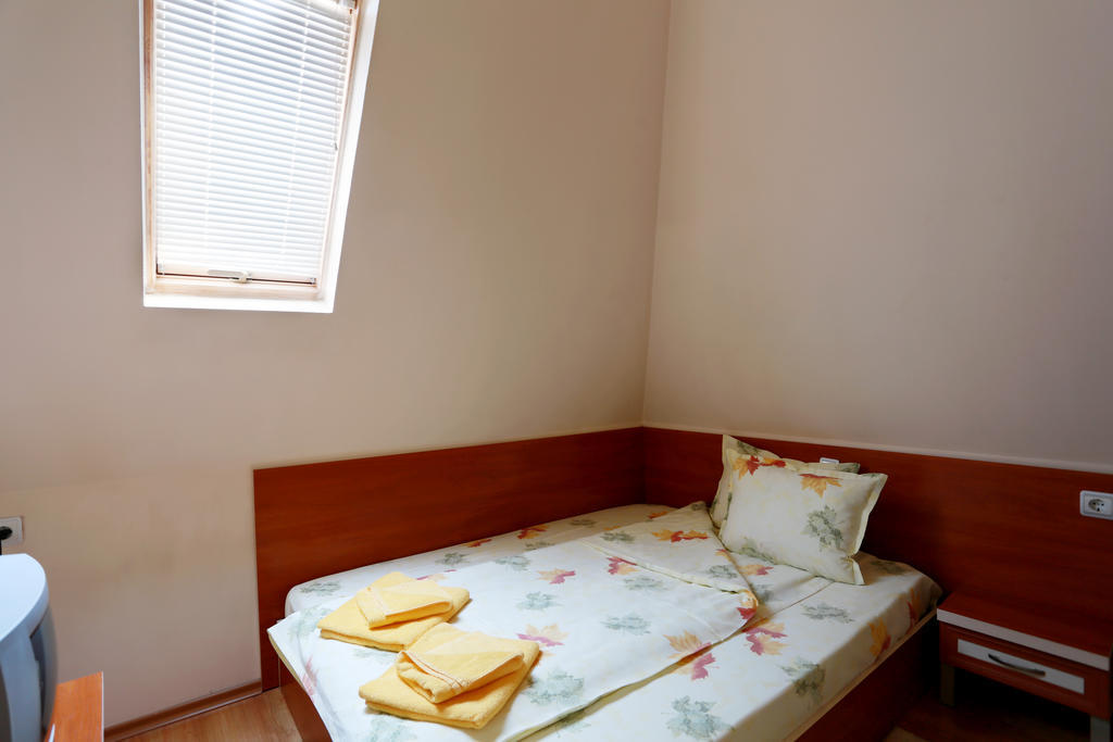 Acropolis Hotel Pazardjik Chambre photo