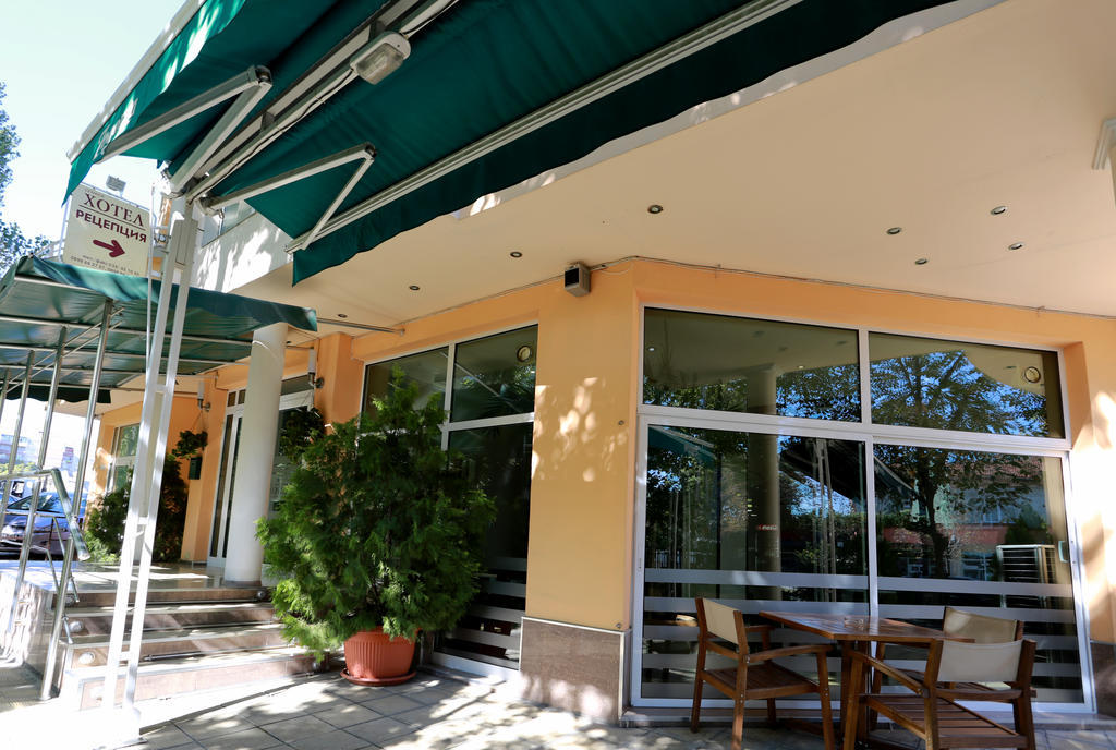 Acropolis Hotel Pazardjik Extérieur photo