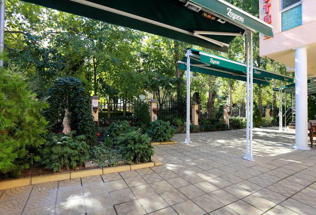 Acropolis Hotel Pazardjik Extérieur photo